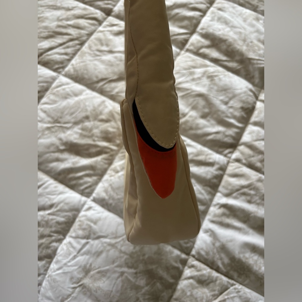 NWT BAGGU Swan Cream Shoulder Bag with Orange Accent - Picture 6 of 15